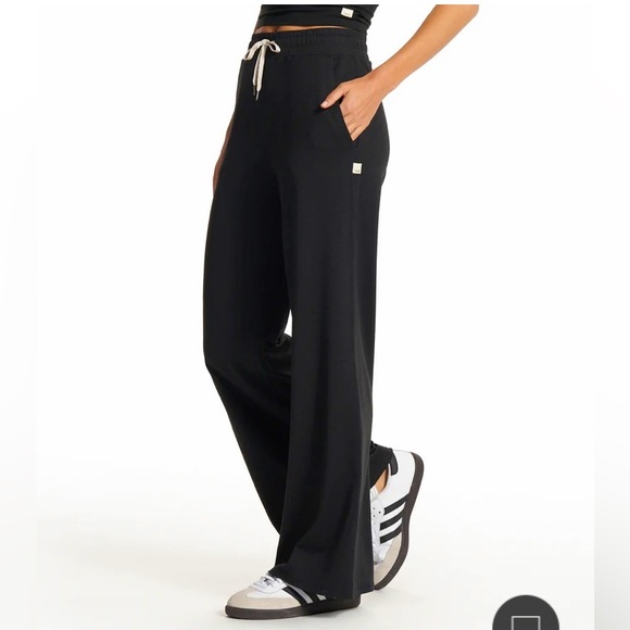 Vuori Essential Wideleg Pant, Size XL - Picture 1 of 5